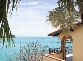 Secret Harbour Boutique Hotel and Marina Accommodation Alabama