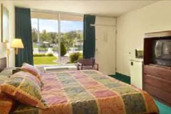 Macomb Inn - thumb 7