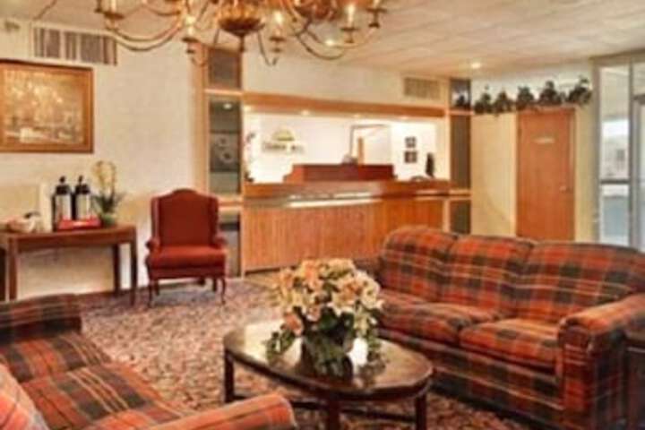 Macomb Inn - thumb 2