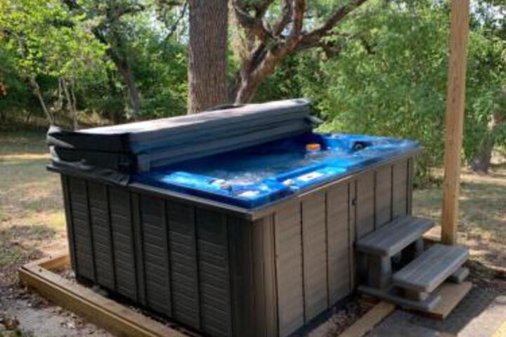 Bootleggers Tavern - thumb 3