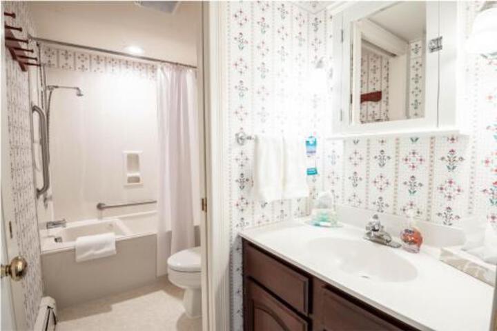 110 Water Street Inn - thumb 2