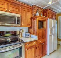 6 Bed 5 Bath Holiday home in Lake GeorgeAdirondack - Accommodation Alabama