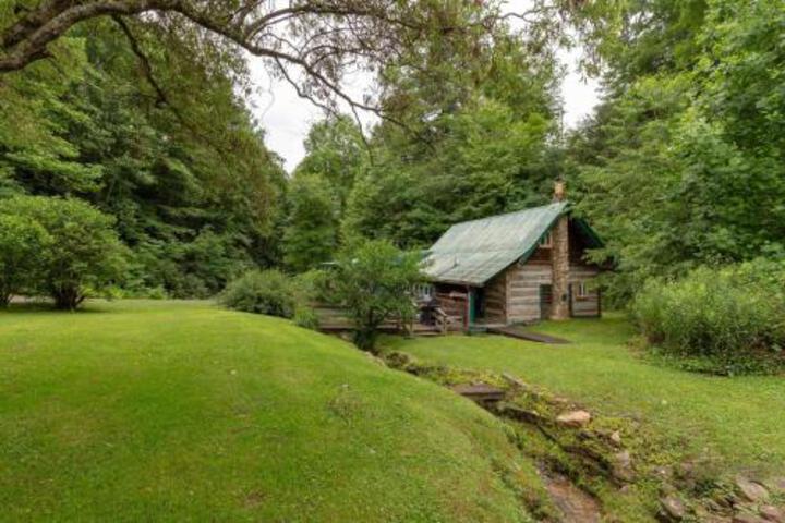 1 Bed 1 Bath Vacation Home In Sylva - thumb 5