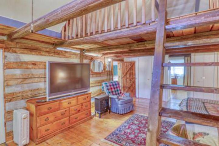 1 Bed 1 Bath Vacation Home In Sylva - thumb 6