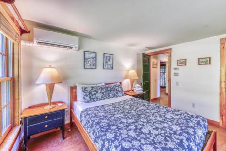 2 Bed 2 Bath Vacation Home In Charlotte - thumb 2