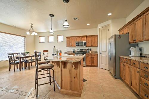 Home With Mountain Views Near Zion National Park! - thumb 6