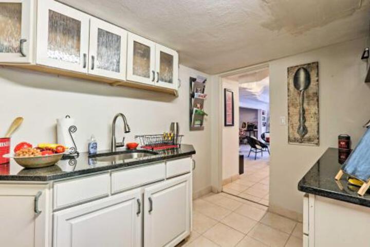 Contemporary Cincinnati Apt With WiFi Near Kenwood! - thumb 5