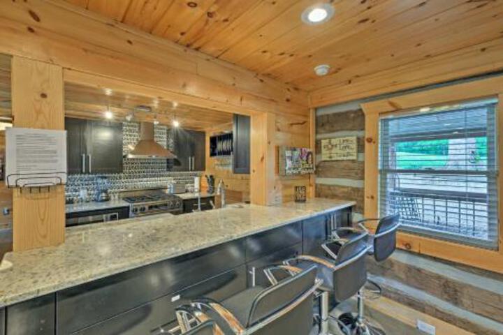 Douglas Lake Cabin W / Dock 30 Min To Pigeon Forge! - thumb 3