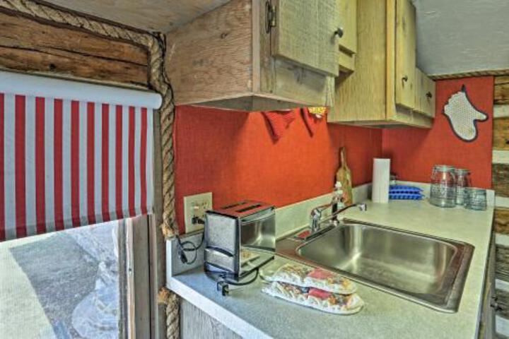 Remodeled Hill City 1910 Log Cabin W / Grill Deck - thumb 6