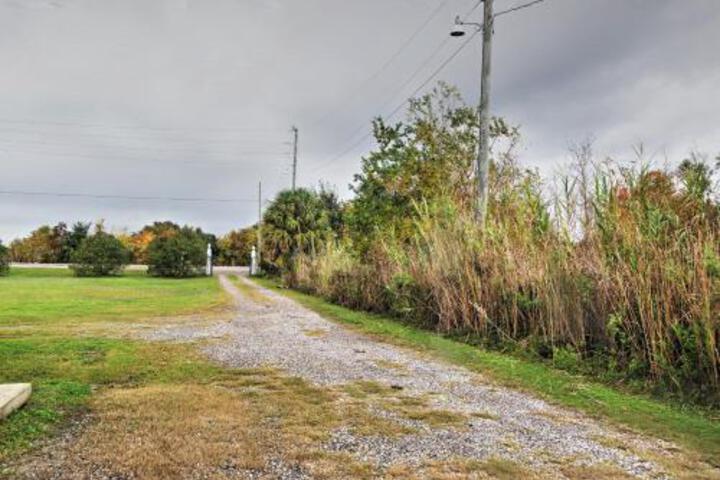 Quaint 1BR Slidell Cottage W / Private Boat Dock - thumb 1