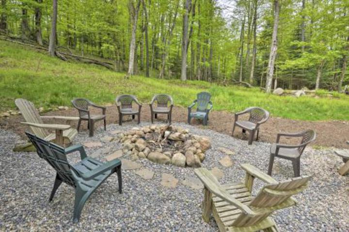 Cozy Old Forge Home W / 2 Porches Fire Pit Hot Tub - thumb 2