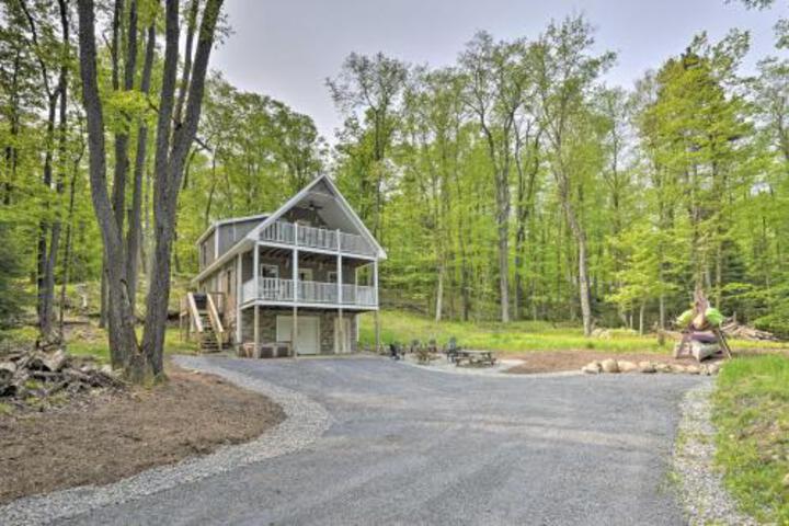 Cozy Old Forge Home W / 2 Porches Fire Pit Hot Tub - thumb 3