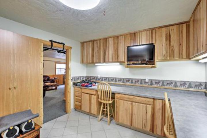 Private 2 Acre Home W / Views Of The Teton River! - thumb 6