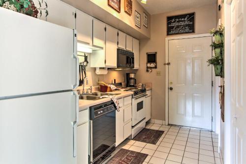 Gatlinburg Penthouse With Private 250 Foot Terrace! - thumb 5