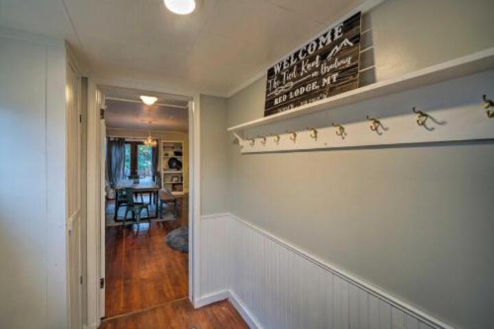 NEW! Red Lodge Home On Main St. 15 Min To Ski Mtn - thumb 4