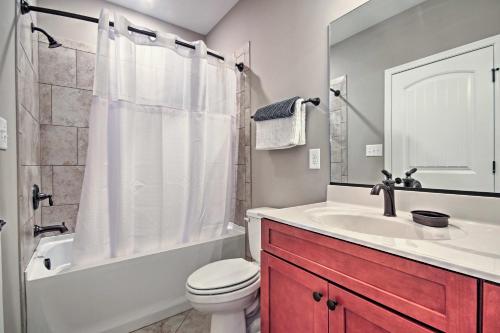 Lake Anna Waterfront Home With 2 Acres & Covered Dock - thumb 2