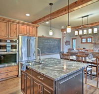 Cle Elum Home on Golf Course w / Fire Pit  Hot Tub - Accommodation Alabama