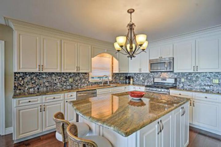 Waterfront House W / Dock & Deck On Little Bear Lake - thumb 5