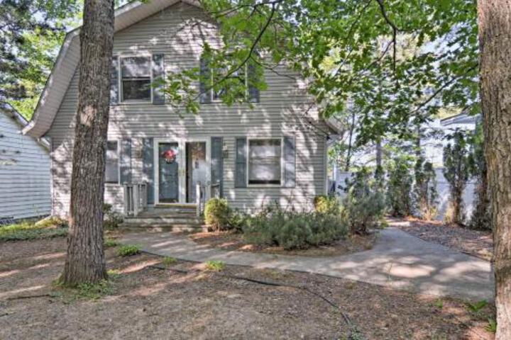 Waterfront House W / Dock & Deck On Little Bear Lake - thumb 6