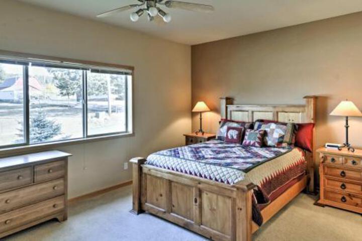 Cozy Bigfork Townhome W / Expansive Deck & Views! - thumb 3