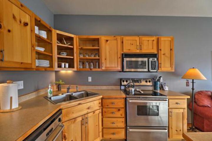 Cozy Bigfork Townhome W / Expansive Deck & Views! - thumb 4