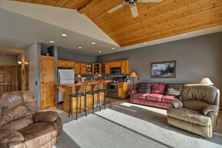Cozy Bigfork Townhome W / Expansive Deck & Views! - thumb 1