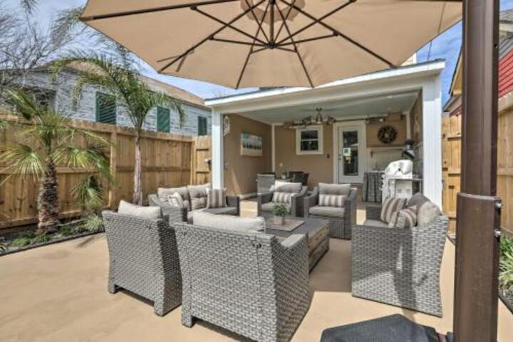 Dog Friendly Galveston Home Walk To Beach! - thumb 2