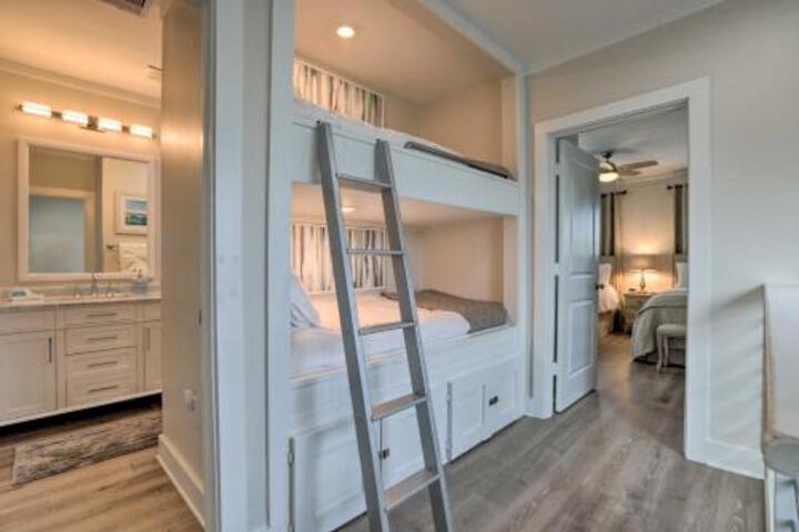 Dog Friendly Galveston Home Walk To Beach! - thumb 7