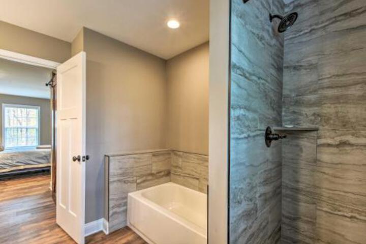 Dahlonega Home W / Yard Near Hiking & Downtown - thumb 6