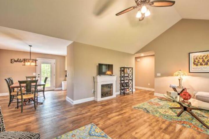 Dahlonega Home W / Yard Near Hiking & Downtown - thumb 3