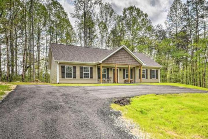Dahlonega Home W / Yard Near Hiking & Downtown - thumb 1