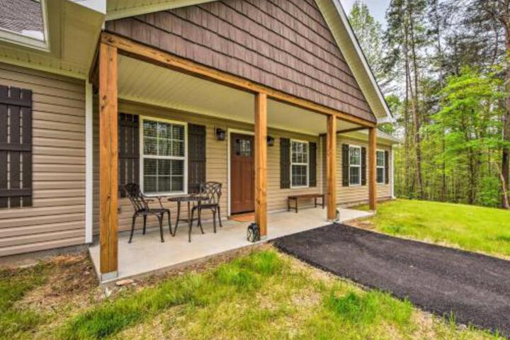 Dahlonega Home W / Yard Near Hiking & Downtown - thumb 2