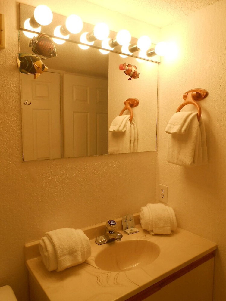 0111 Waters Edge Resort 2 Bedroom Condo - thumb 3