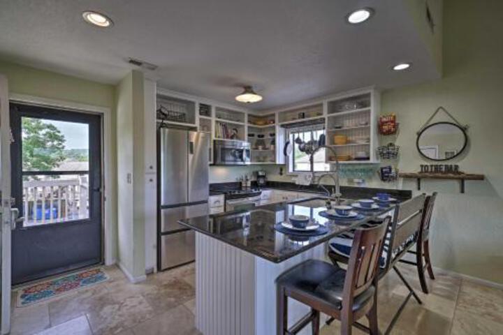 Condo On Pogue Hollow Cove With Shared Amenities - thumb 4