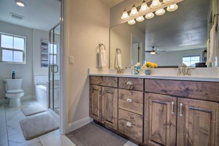 Modern Washington Home Pool & Trail Access! - thumb 3