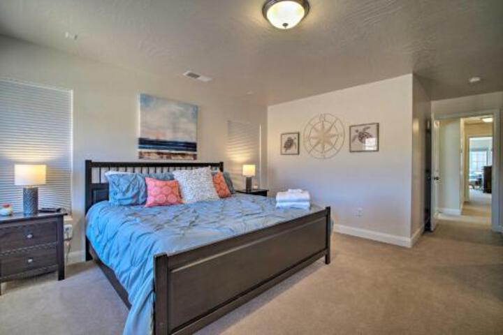 Modern Washington Home Pool & Trail Access! - thumb 4