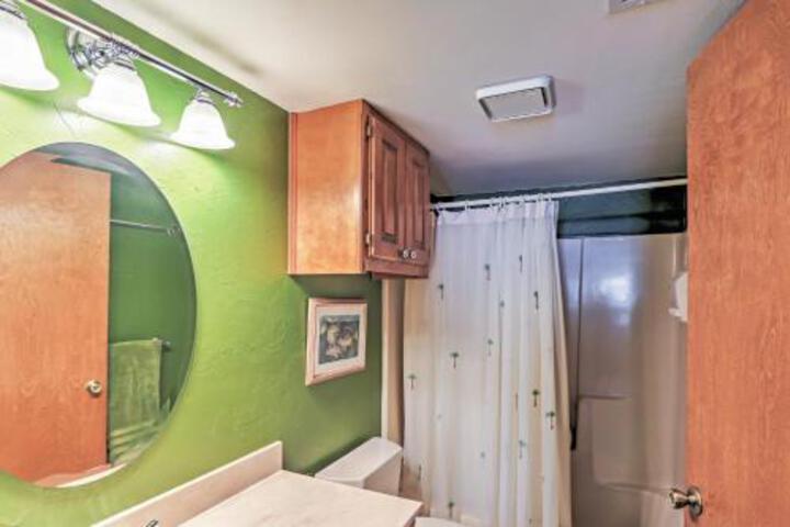 Waterfront Granbury Home With 2 Decks & Lake Views! - thumb 4