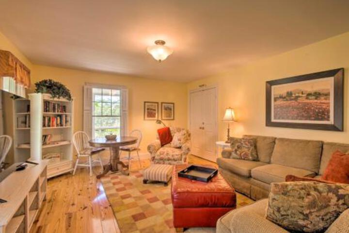 Traditional Marthas Vineyard Home With Porch & Yard - thumb 6