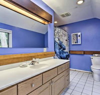 Cape Cod Home with Patio Grill  Beach Access - Accommodation Alabama