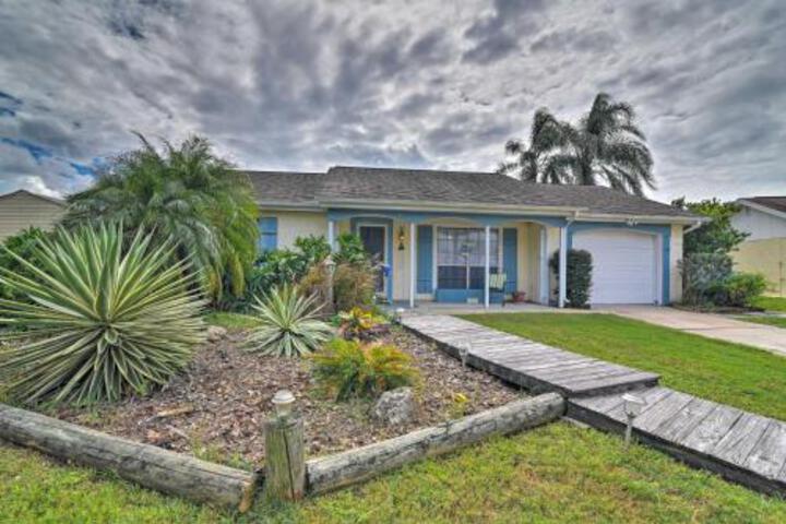 Pet Friendly Holiday Home: Dock & Lake Access - thumb 0