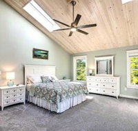 Oceanfront Prospect Harbor House w / DeckView - Accommodation Alabama