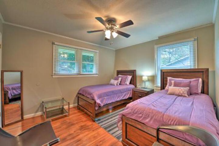 Charlotte Area Home W / Patio 6 Mi. To Dtwn! - thumb 1