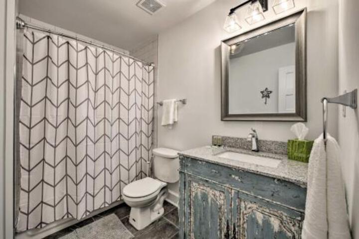 Urban Farmhouse W / Patio In Historic Dilworth - thumb 0