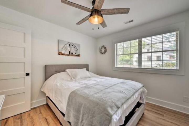 Urban Farmhouse W / Patio In Historic Dilworth - thumb 4