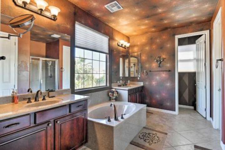 Southwestern Escape W / Private Pool + Fire Pit - thumb 5