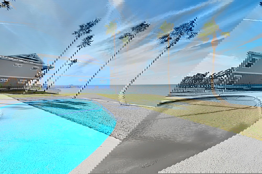 New Listing! Waterfront Copano Bay W/ Pool 2 Bedroom Condo - thumb 3