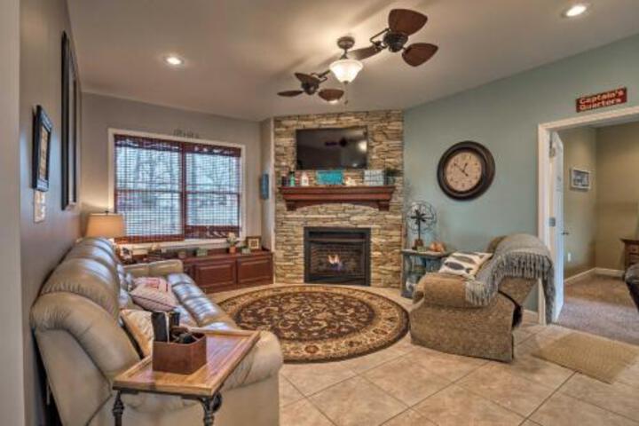 Lovely Home With View & Private Dock On Kentucky Lake - thumb 7