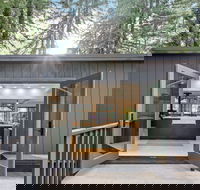 Forest Hideaway W/ Wraparound Deck  Firepit 4 Bedroom Home - Accommodation Alabama