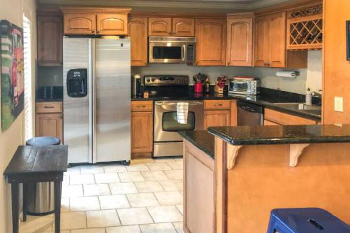 Oxford Condo 1 Block From Ole Miss & The Square! - thumb 3