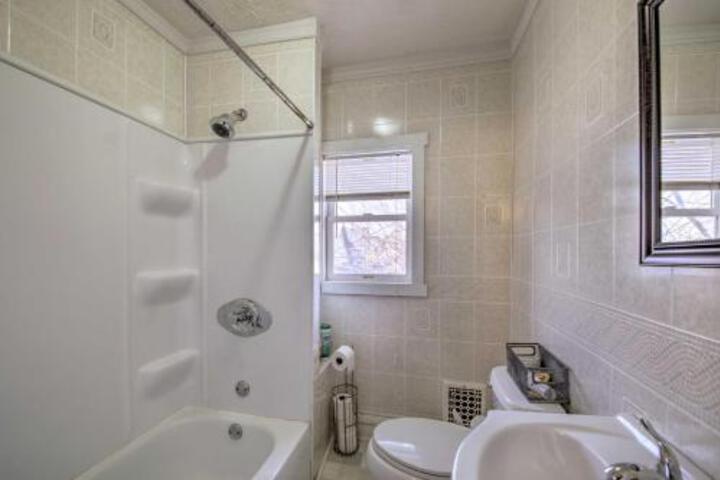 Downtown Indy Hub For Groups Walk To Fun! - thumb 1